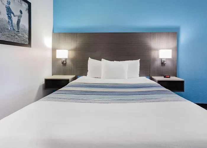 Hotel Americinn By Wyndham Quincy